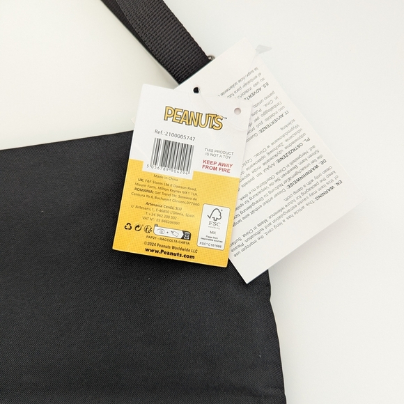 NWT Peanuts Snoopy Kids/Girls/Teens Crossbody Bag/Purse - Picture 3 of 15